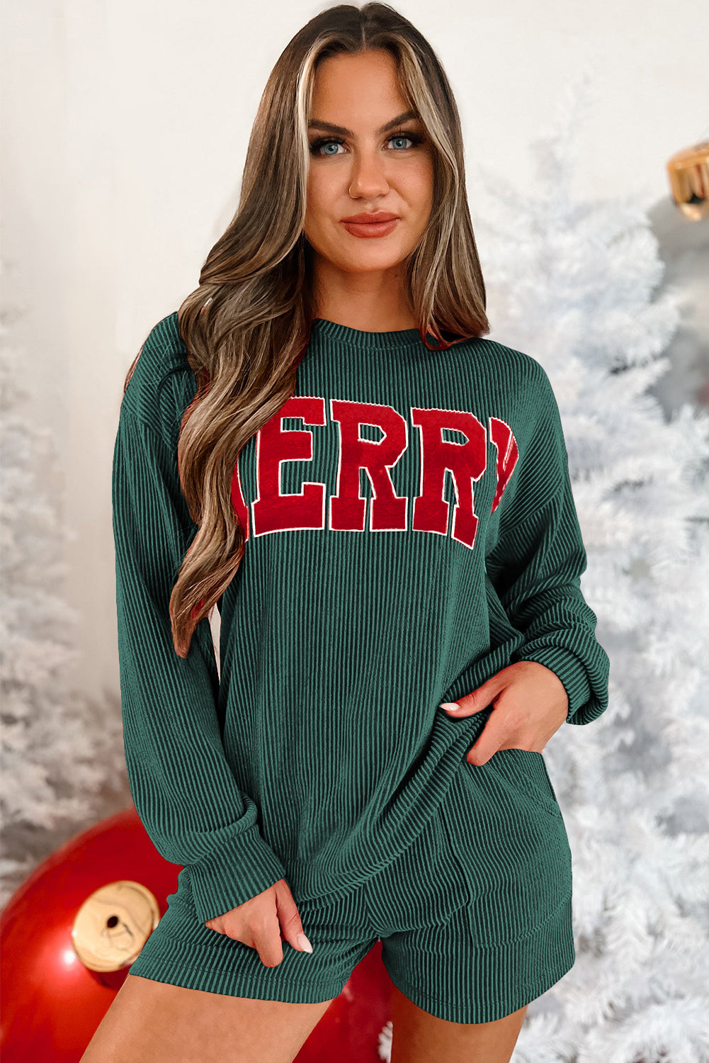 Evergreen "MERRY"Long Sleeve Top and Shorts Set