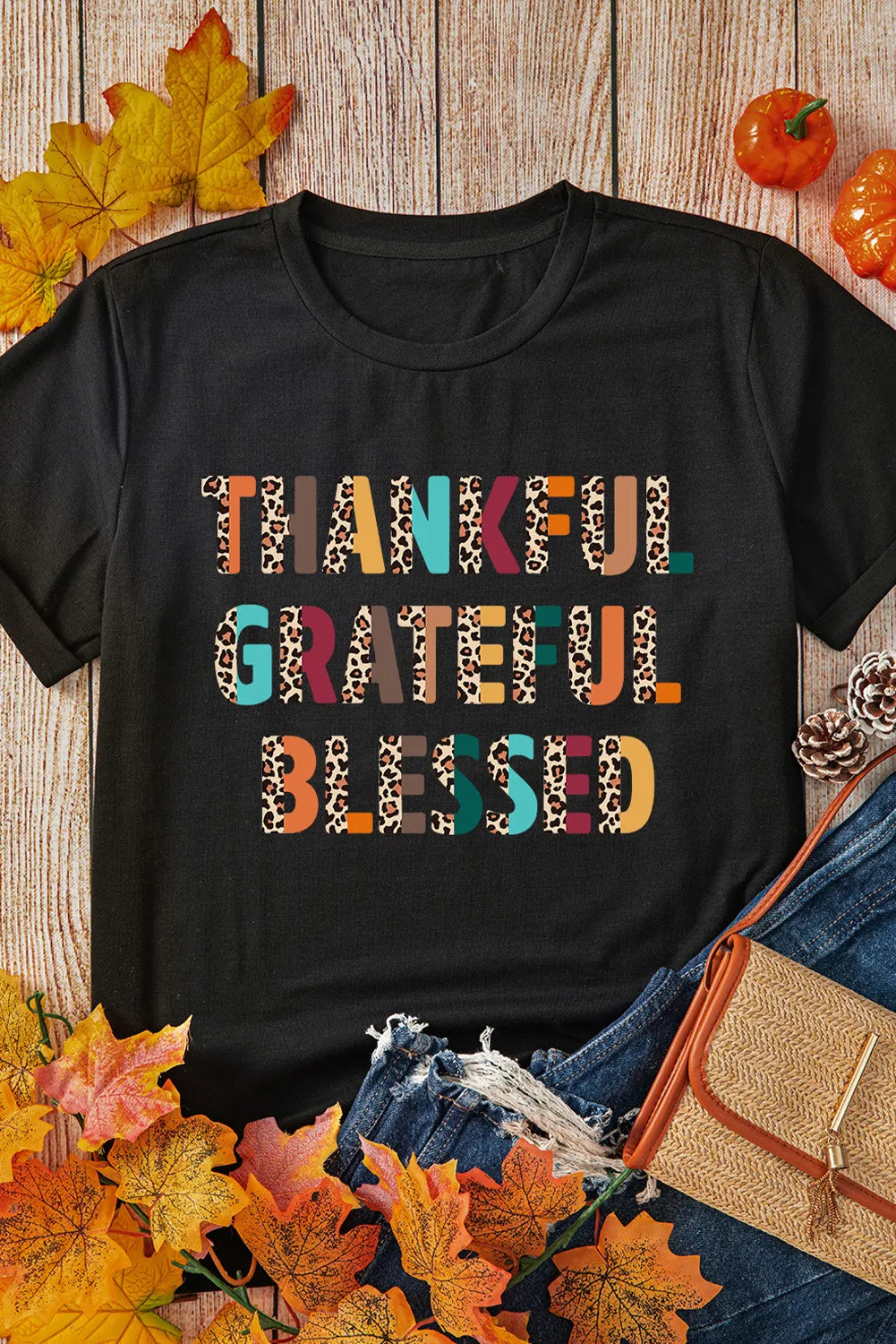 Graphic "Thankful" Short Sleeve T-Shirt