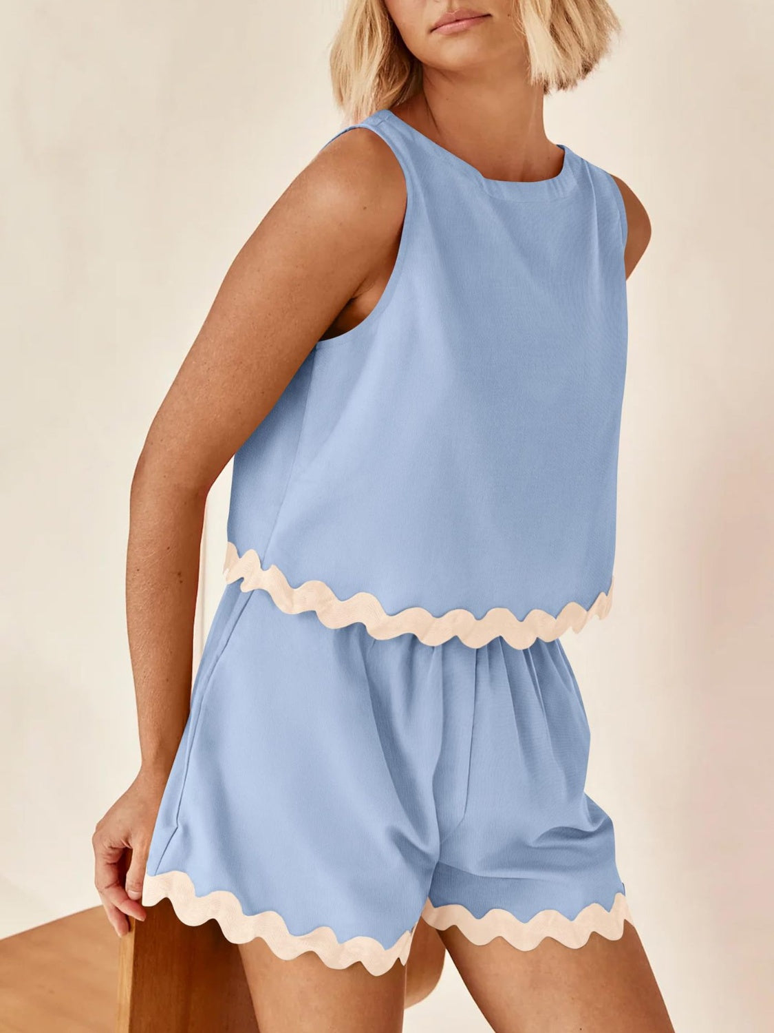 Contrast Trim Sleeveless Top and Shorts Set