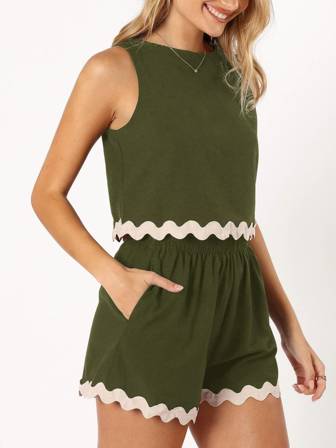 Contrast Trim Sleeveless Top and Shorts Set