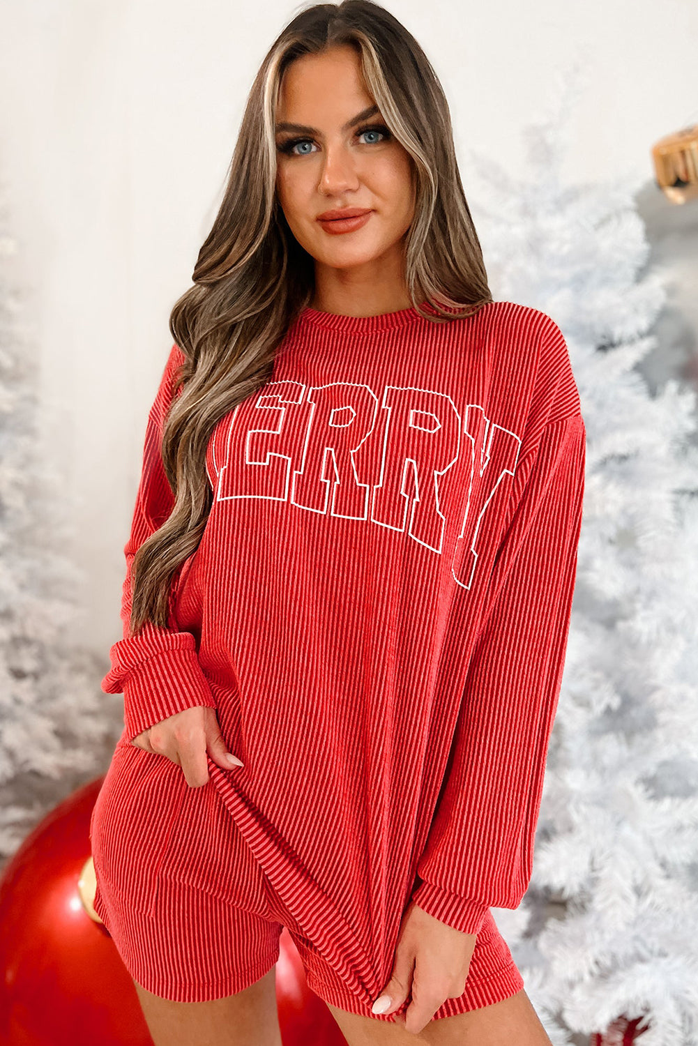 Evergreen "MERRY"Long Sleeve Top and Shorts Set